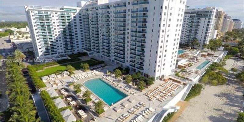 Miami Beach Condo: 2301 Collins Ave