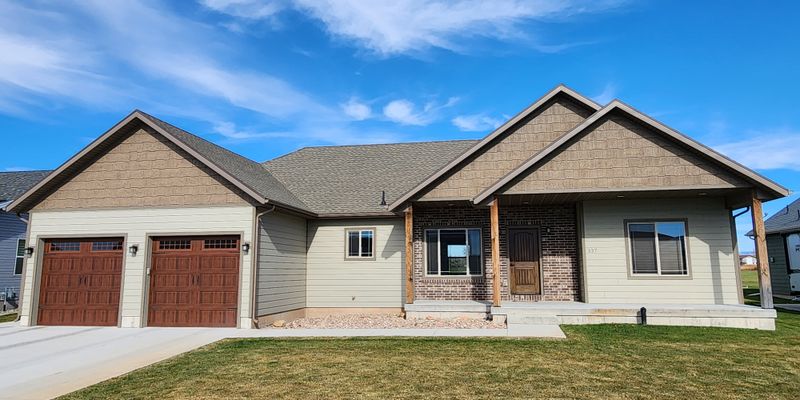 Preston House: 337 Eagle Way