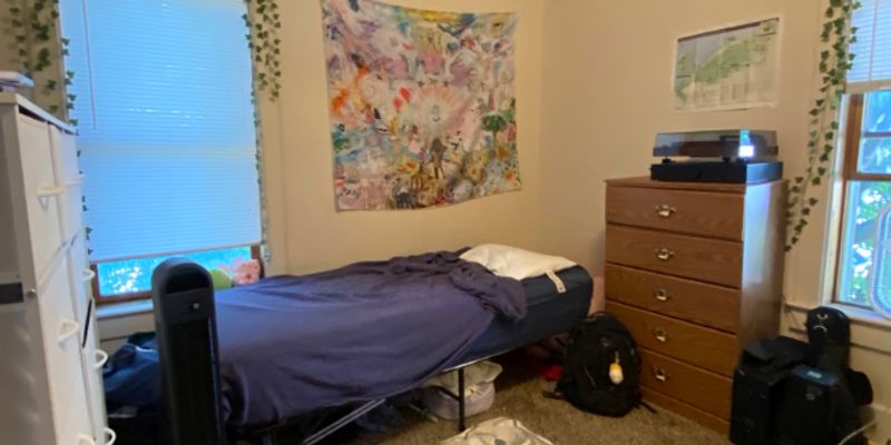 Houghton Apartment: 306 E Houghton Ave