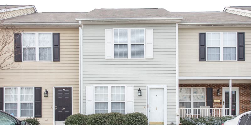 Clayton House: 20 Cheltenham Dr