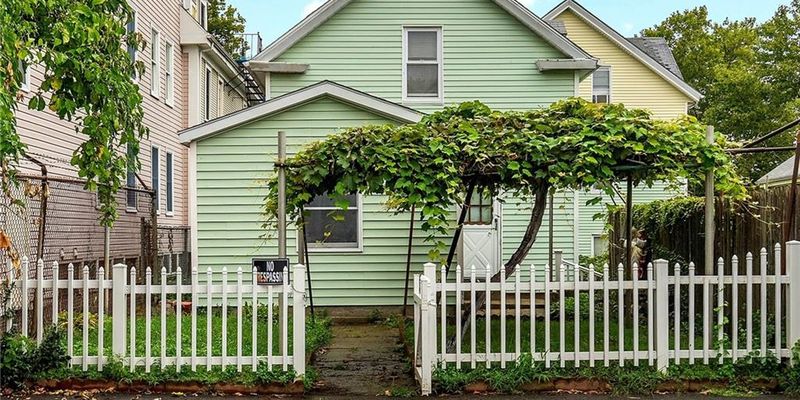 Providence House: 49 E Transit St