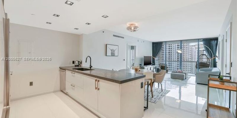 Miami Condo: 465 Brickell Ave