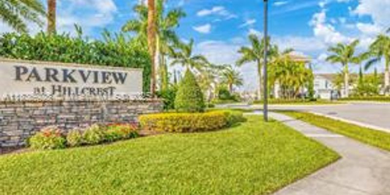 Hollywood House: 3932 Long Leaf Lane # 1