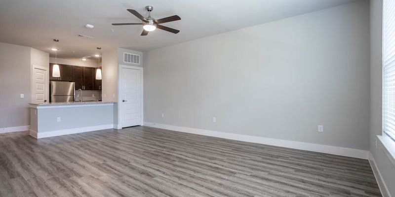 Houston Apartment: 15500 Middlebrook Dr