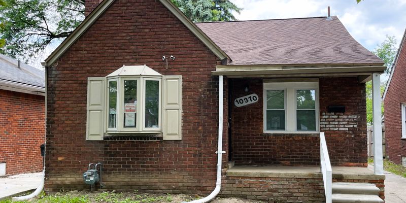 Detroit House: 10370 Britain St