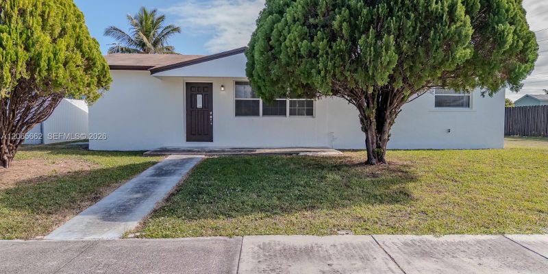 Homestead House: 27918 SW 131st Ave