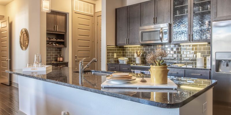 Houston Apartment: 2501 McKinney St