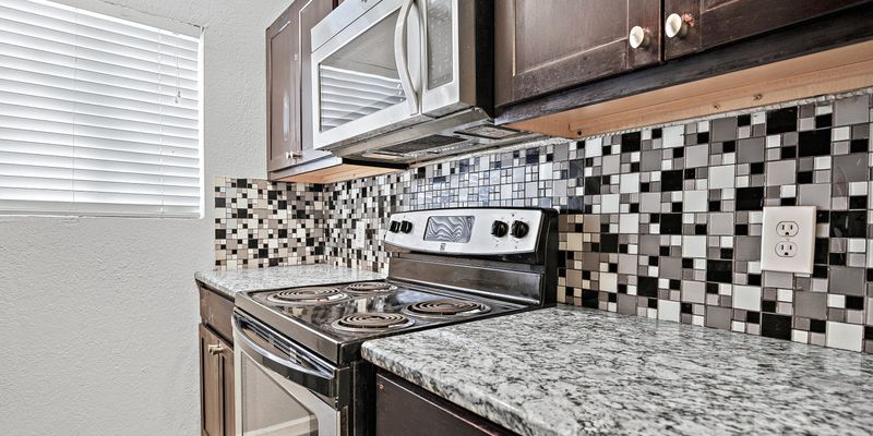 Dallas Apartment: 5414 Reiger Ave