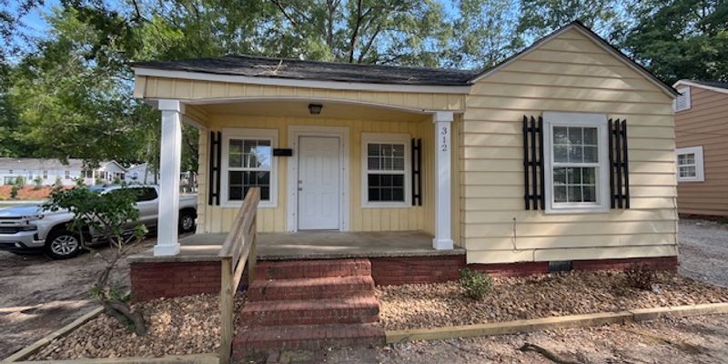 Sanford House: 312 Charlotte Ave