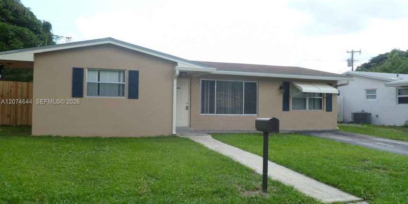 Hollywood House: 6580 Grant St