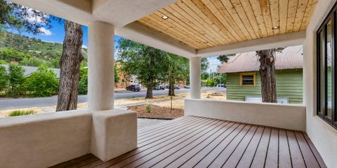 49-web-or-mls-669 E. 8th ave -49.jpg