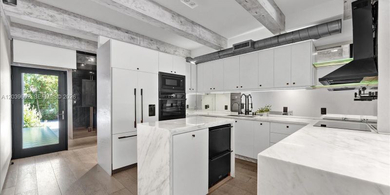 Miami Townhome: 6011 N Bayshore Dr