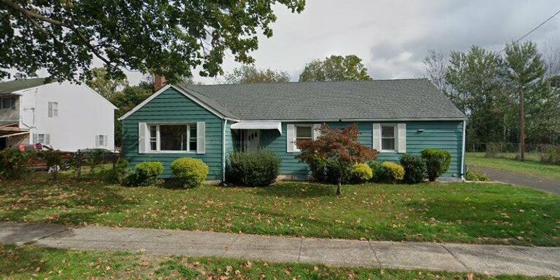 Bristol House: 245 Hayes St