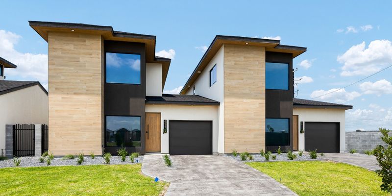 Harlingen Townhome: 709 Juniper Circle