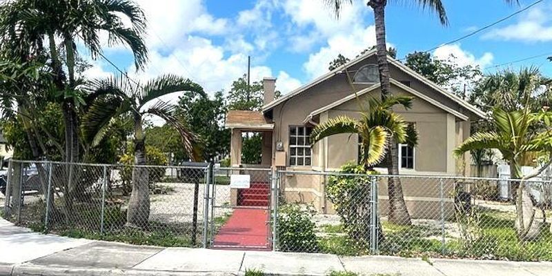 Miami House: 755 NW 59th St