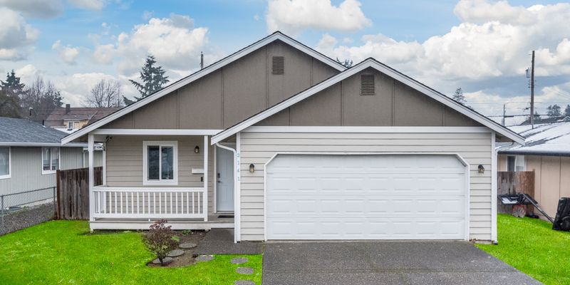 Tacoma House: 2141 S Sheridan Ave