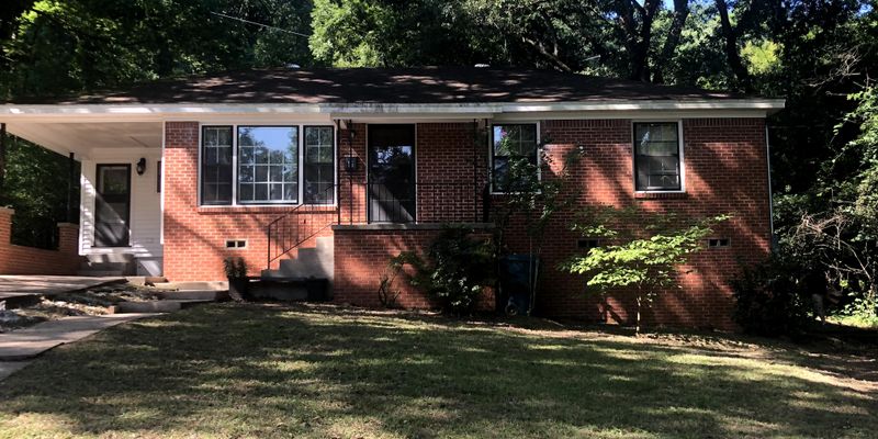 Little Rock House: 16 Branch Drive