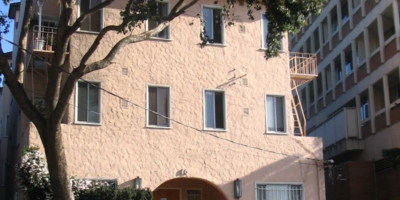Oakland Apartment: 16 Vernon Street