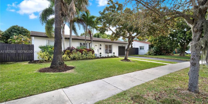 Palmetto Bay House: 9312 SW 182nd St