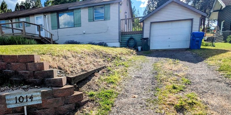 Liberty Lake House: 1014 S Garry Rd