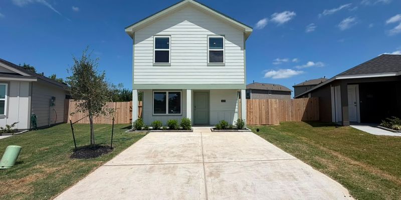 Houston House: 6003 Pineapple St