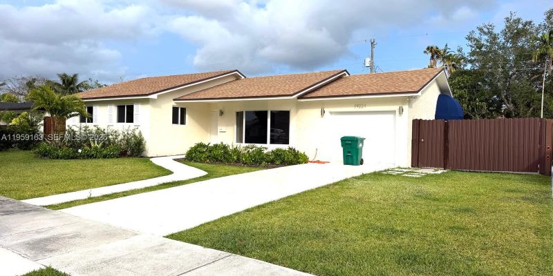 Miami House: 19221 SW 92nd Rd
