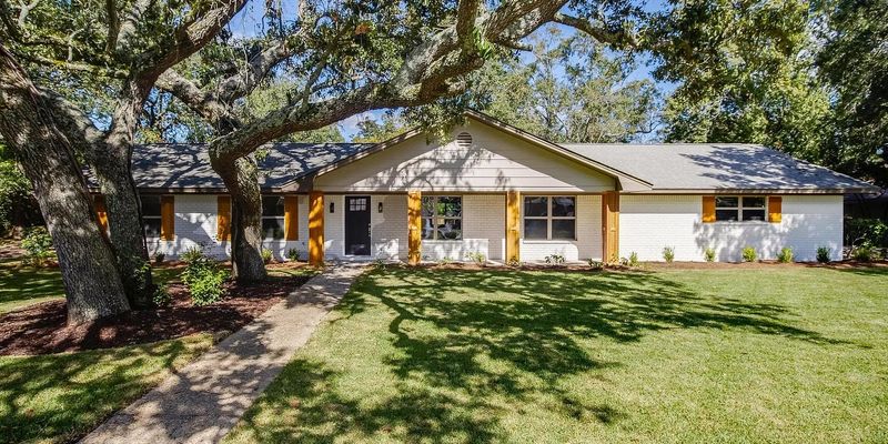Biloxi House: 306 Westview Drive