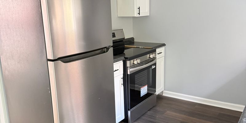 Martinsville Apartment: 74 Halifax Dr