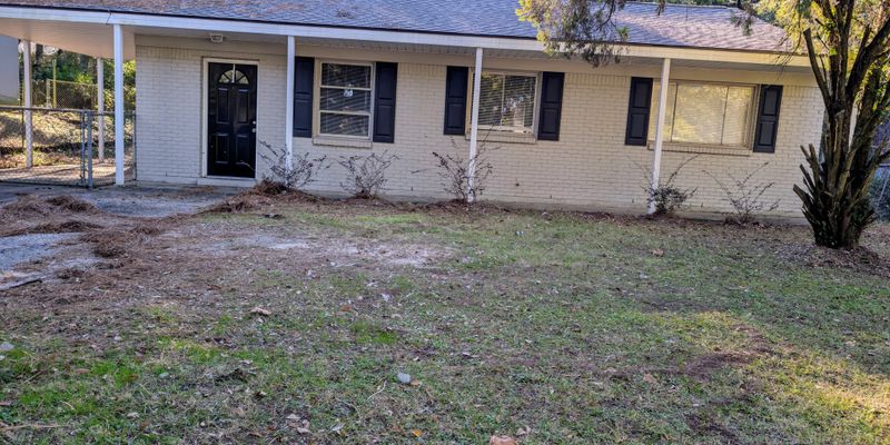 Mobile House: 454 Seabreeze Rd E