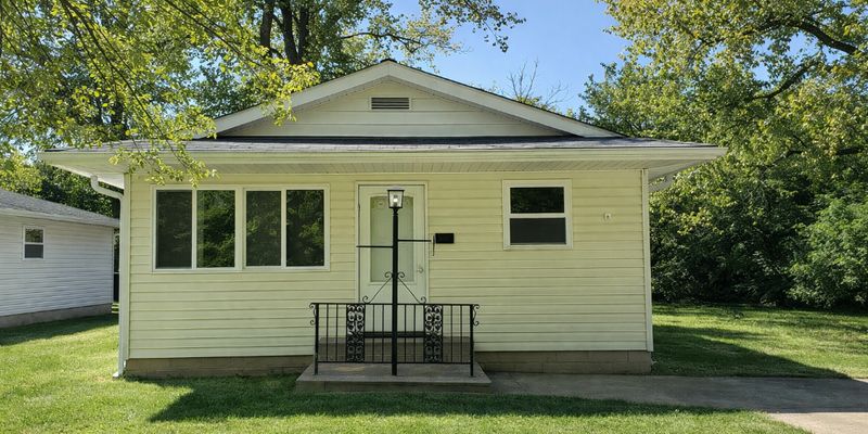 Indianapolis House: 2194 N Riley Ave