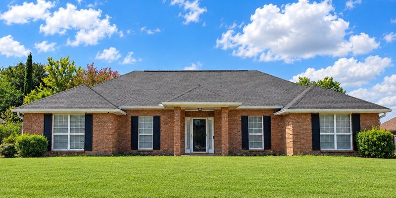 Montgomery House: 3606 Farmfield Ln