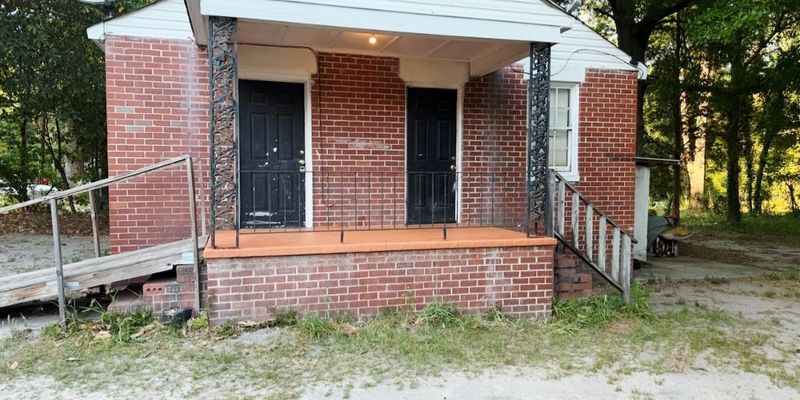 Macon House: 3183 Mary Drive