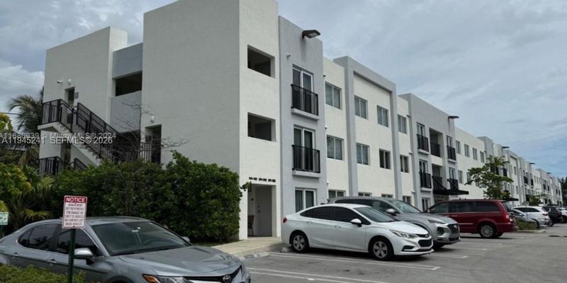 Miami Condo: 14752 NE 6th Ave