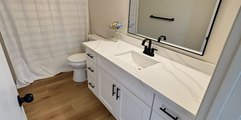 Everett Apartment: 3720 Wetmore Ave