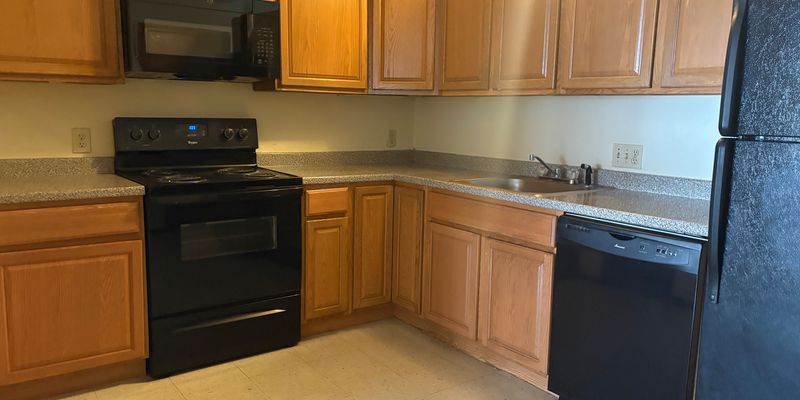 Leominster Apartment: 740 Central St