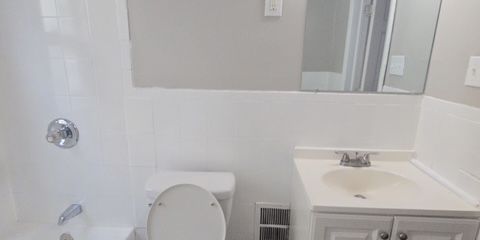 Bathroom3.JPG