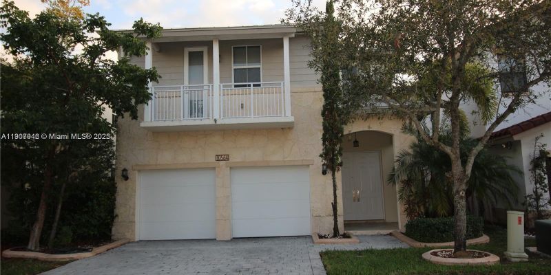 Doral House: 10564 NW 70th Ln #10564