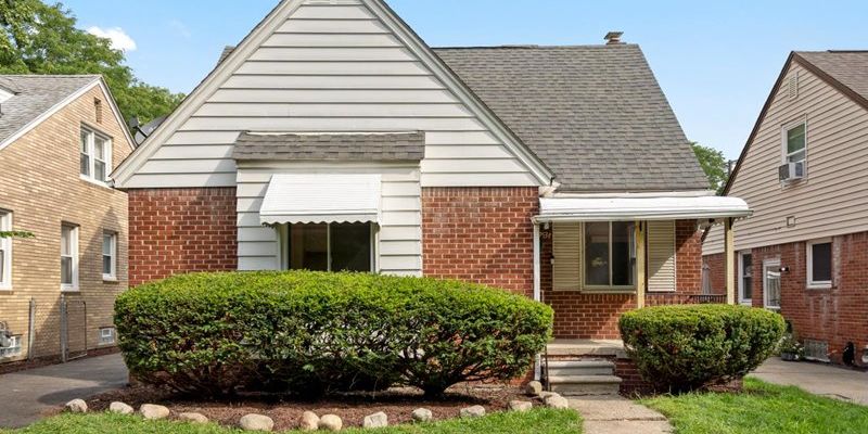 Detroit House: 22534 W Chicago