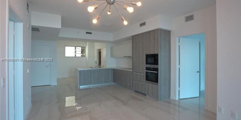 Miami Condo: 2900 NE 7th Ave