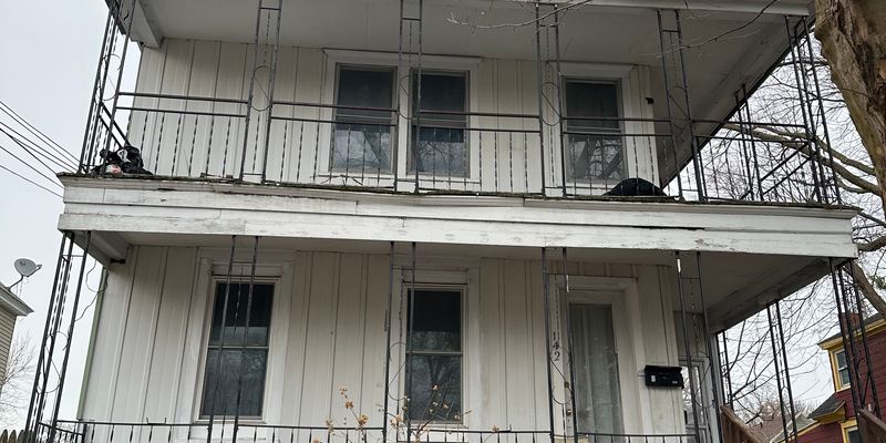 Syracuse Apartment: 140/142 Grumbach Ave