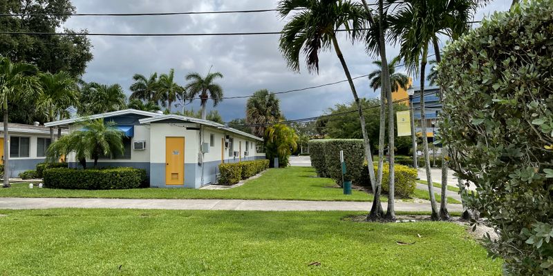 North Miami Apartment: 1642 NE 127th St