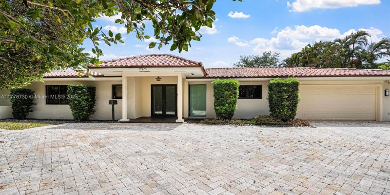 North Miami House: 12605 Cyprus Rd