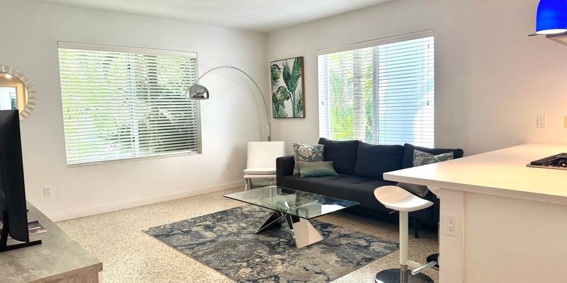 Miami Beach Apartment: 643 Jefferson Avenue