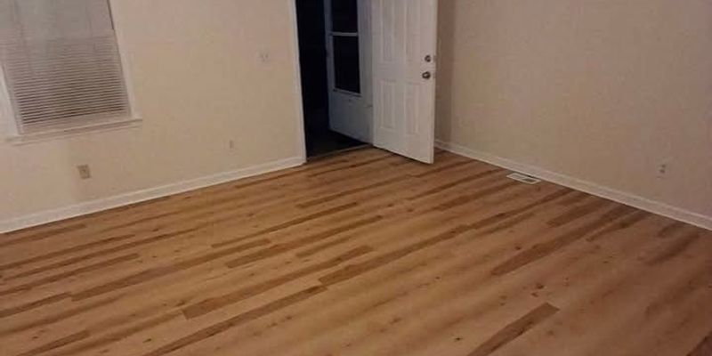 Bristol Apartment: 150 Hillside Ave