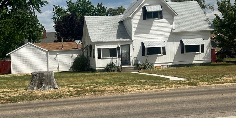 Emmett House: 304 E. 4th St.
