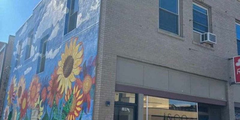 Newton Apartment: 109 1/2 E 6th St
