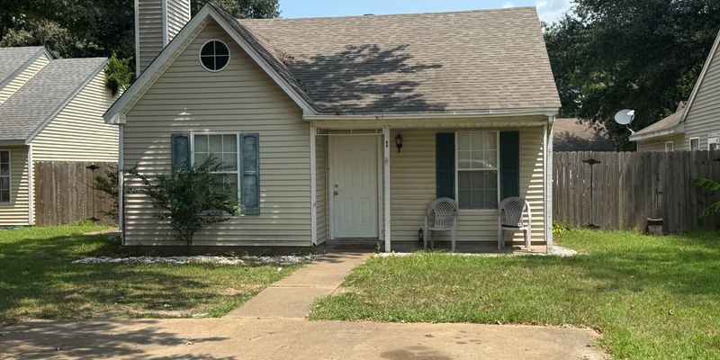 Marion House: 96 Cottonwood