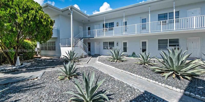 Miami Beach Apartment: 7271 Gary Ave