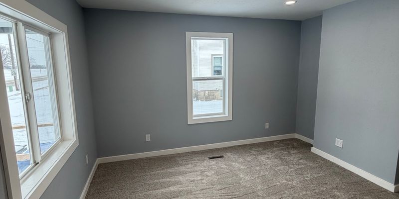 Randolph Apartment: 315 S Columbus St