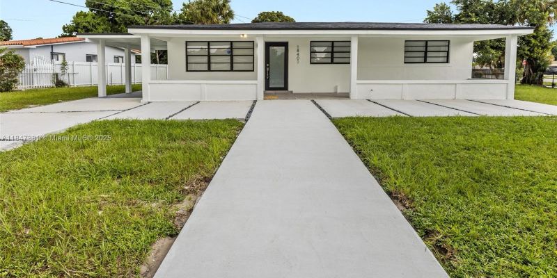 Miami Gardens House: 18401 NW 42nd Ct